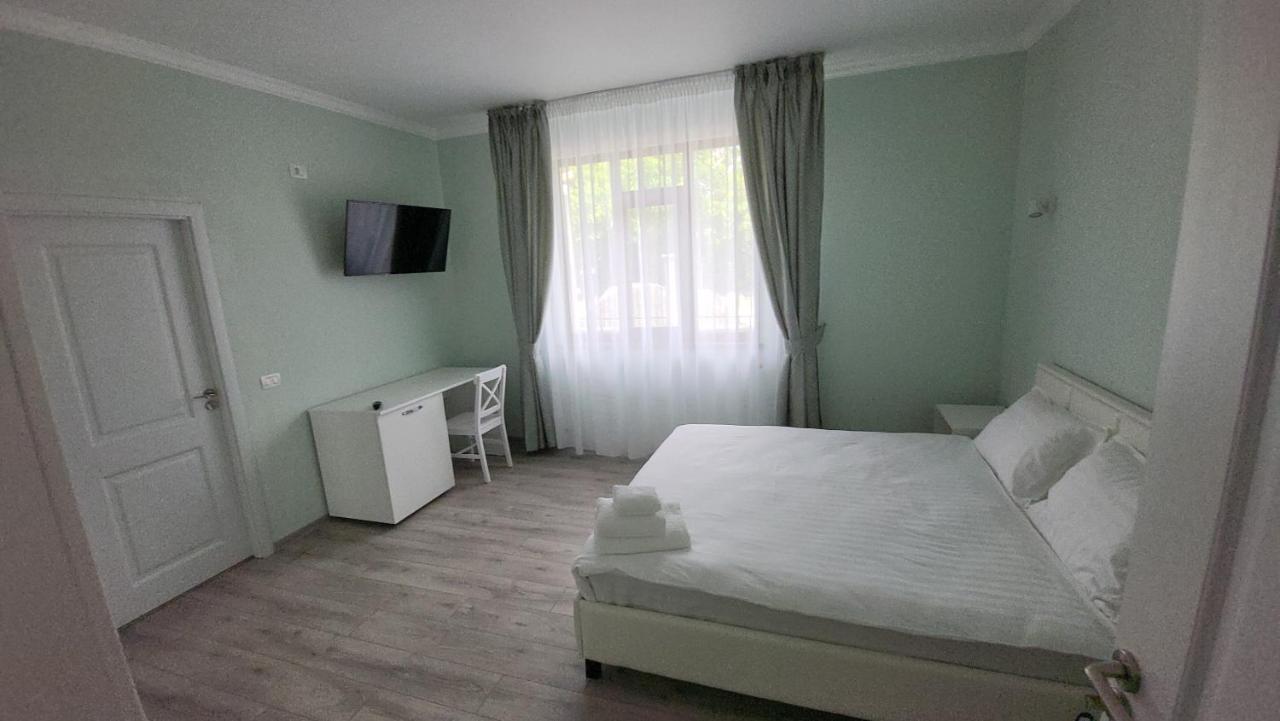 Bed and Breakfast Colt De Rai Hirtoape Екстер'єр фото