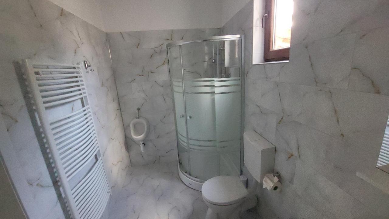 Bed and Breakfast Colt De Rai Hirtoape Екстер'єр фото