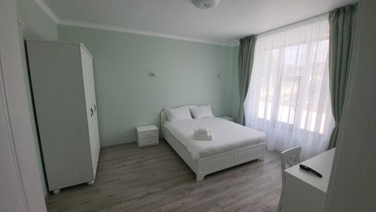 Bed and Breakfast Colt De Rai Hirtoape Екстер'єр фото